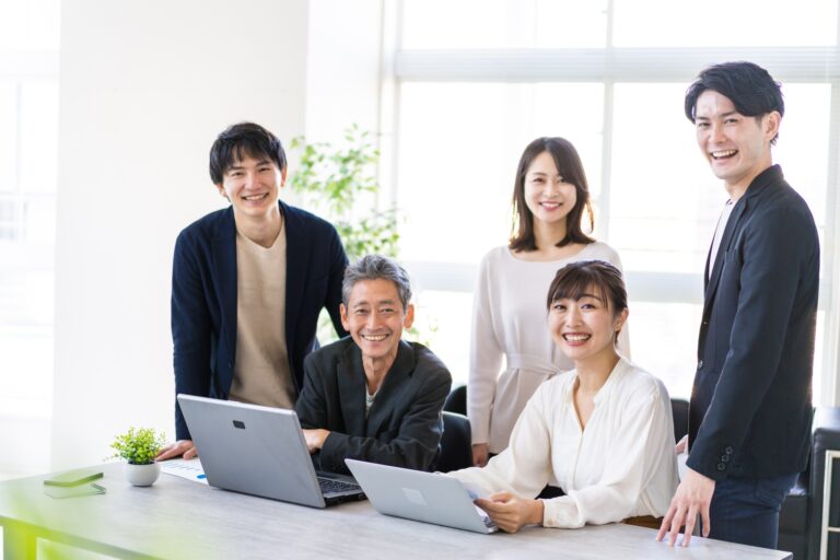 採用担当向け！Wantedlyの評判｜口コミや登録費用、利用業種を紹介