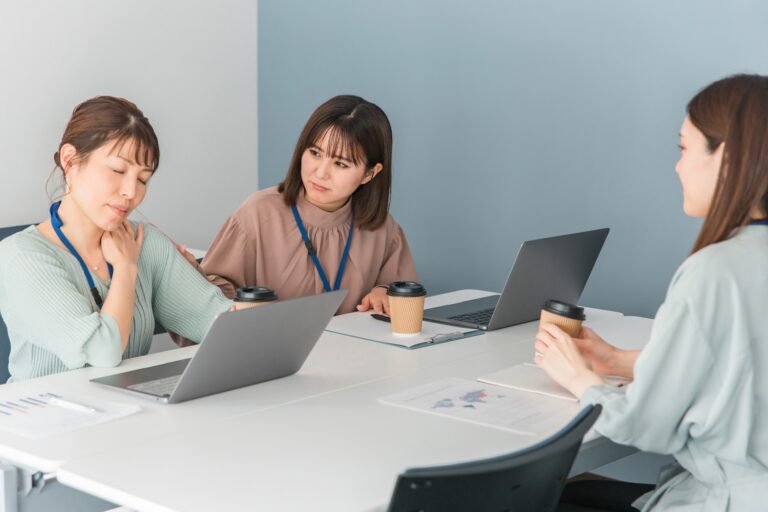 新卒採用で学生が集まらない原因と対策を紹介