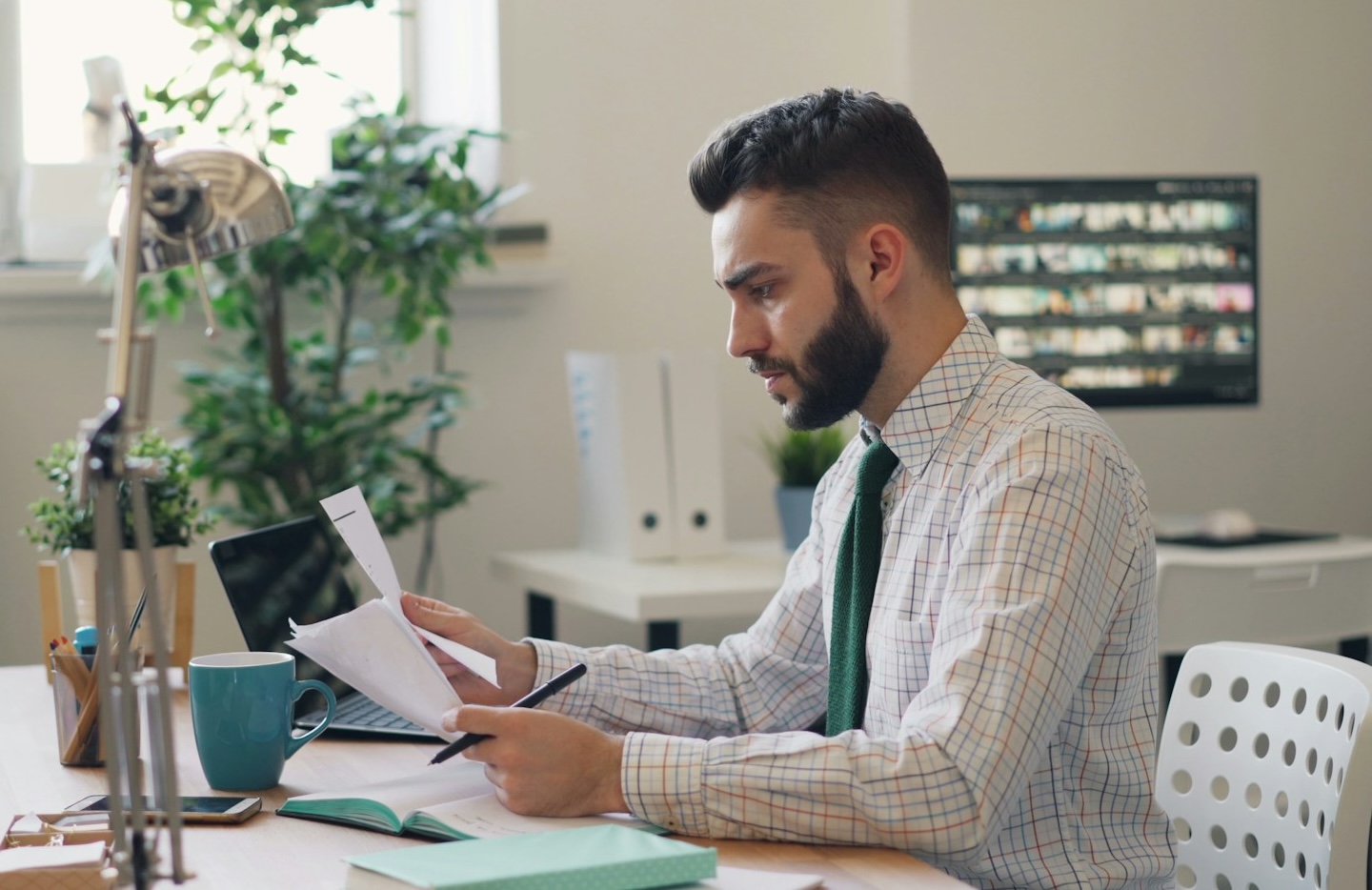 内定承諾書の封筒の書き方|添え状や送り方を解説